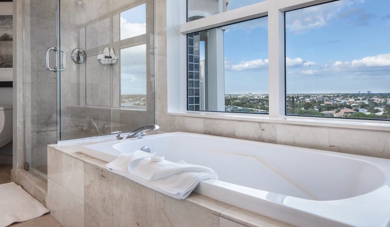 Marco Beach Resort - Two Bedroom Gulf View Suite Bathtub